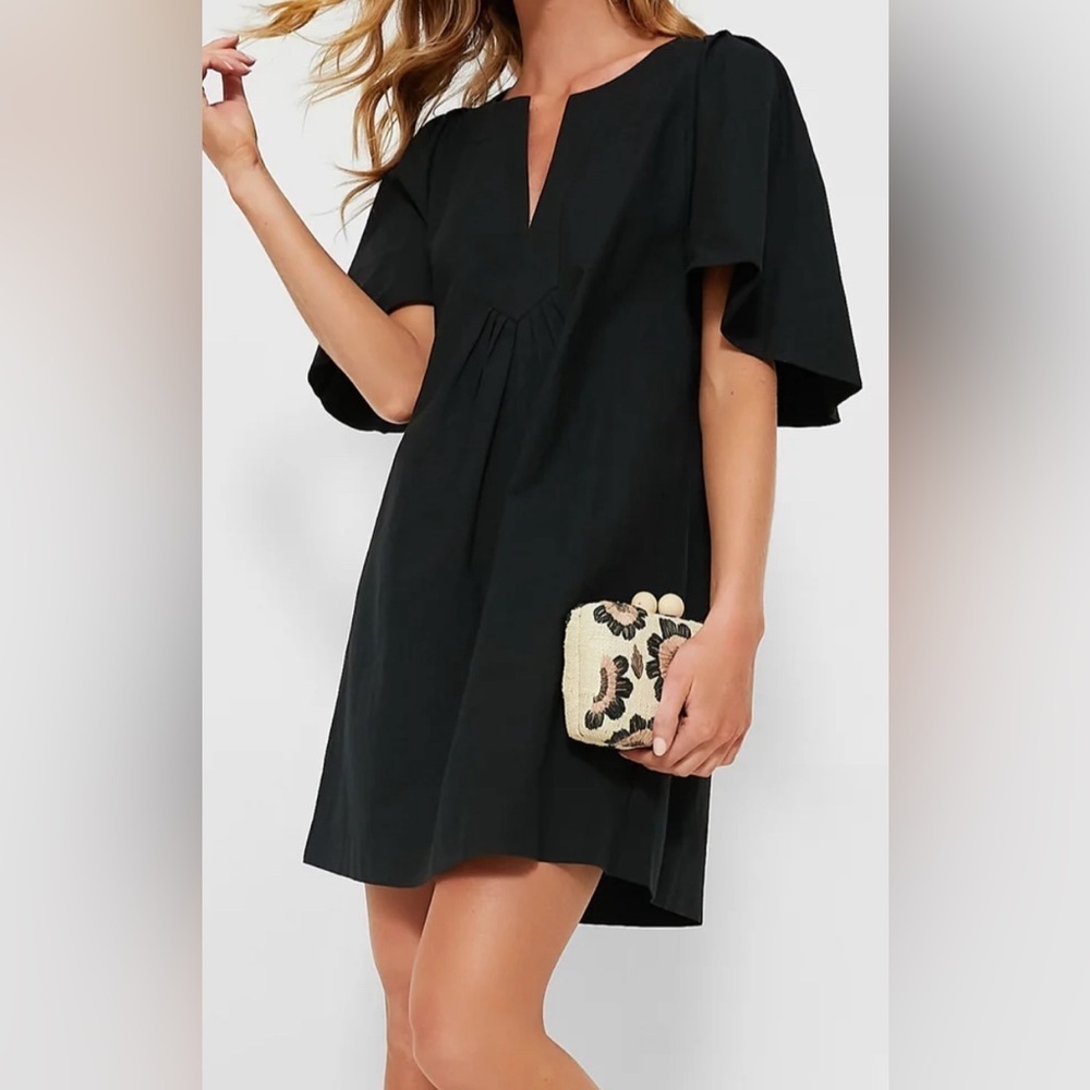 POMANDER PLACE - NEW - Black Finley Flutter Sleeve Dress. Black. Small